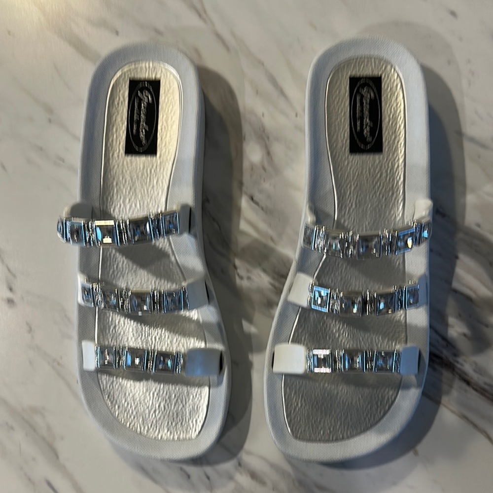 Elegant White Sandals with Silver Accents - Women